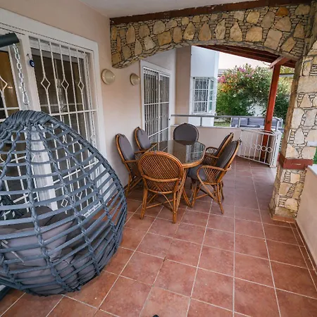 ヴィラ Begonvil フェティエ